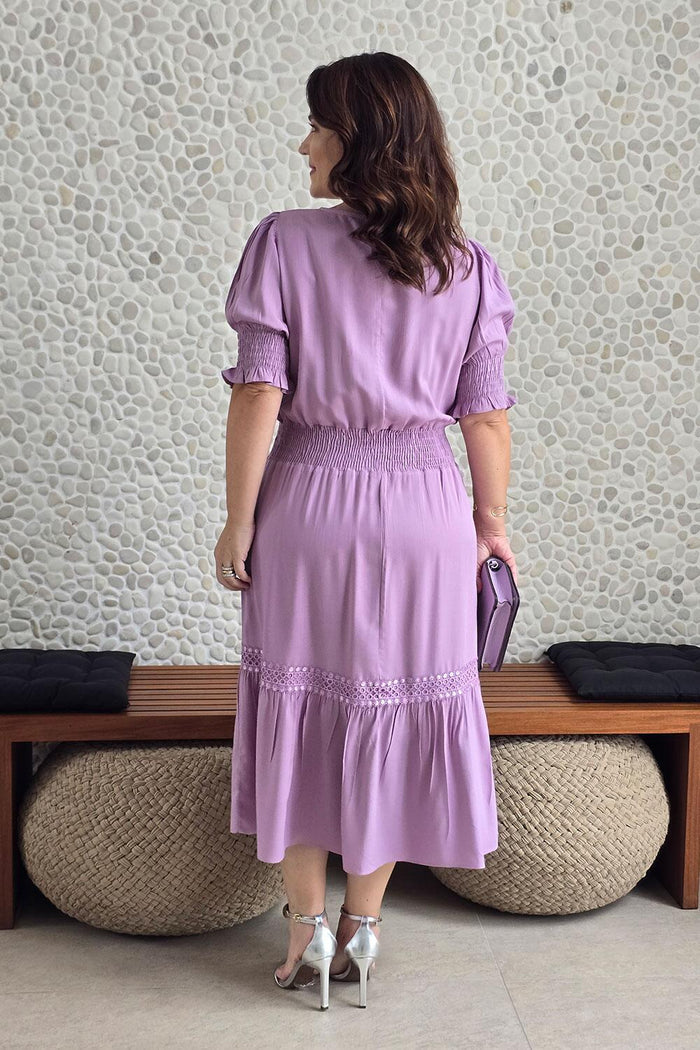 VESTIDO MIDI COM MARIA