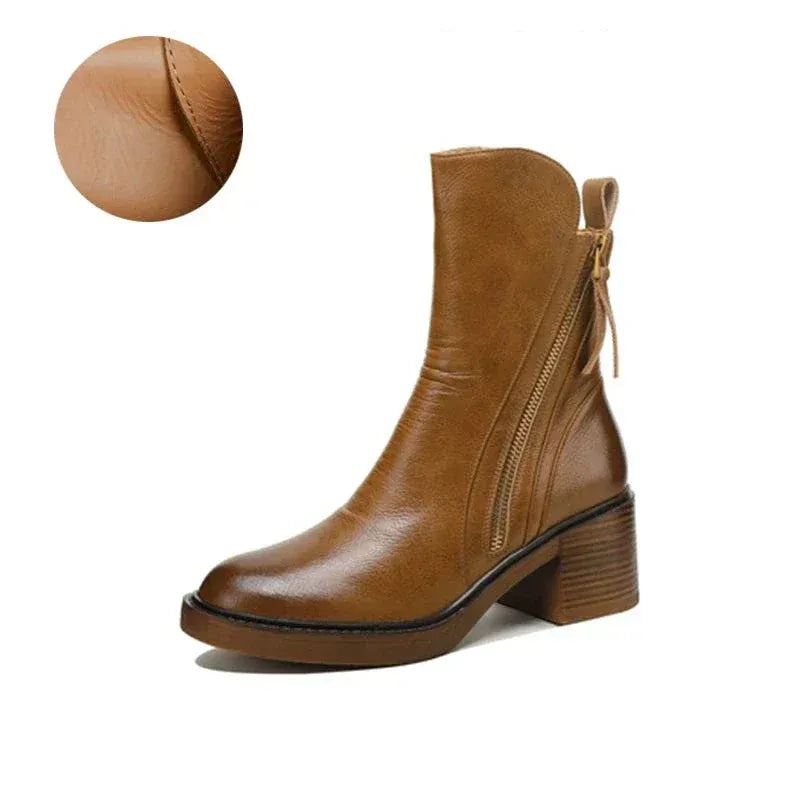Bota Feminina em Couro Italiano com Zíper Salto Grosso
