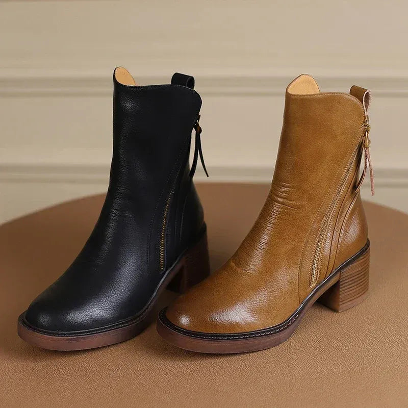 Bota Feminina em Couro Italiano com Zíper Salto Grosso
