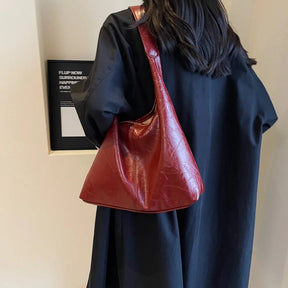 Bolsa Feminina Hobos Couro de Alça Grande Zipper