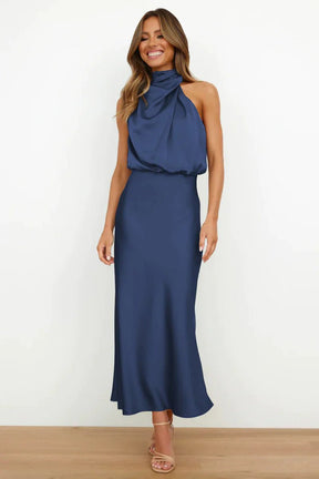 Vestido Gola Alta Detalhada Larozzi